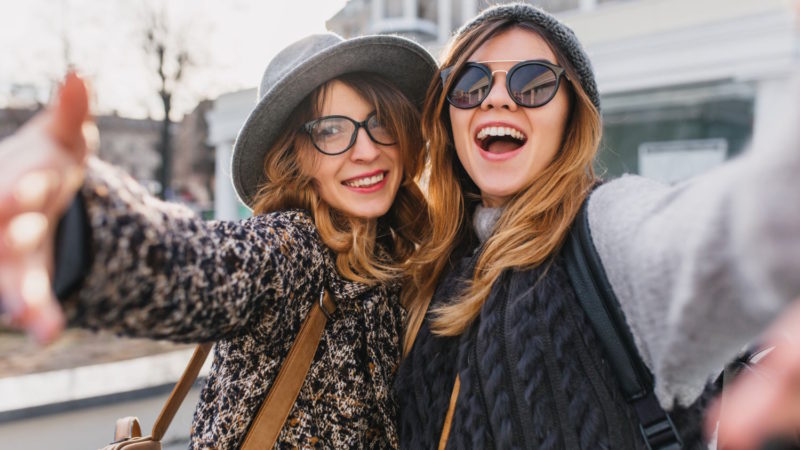 Zjawiskowe oprawki na okulary korekcyjne – stylowe i markowe wybory dla Twoich oczu!