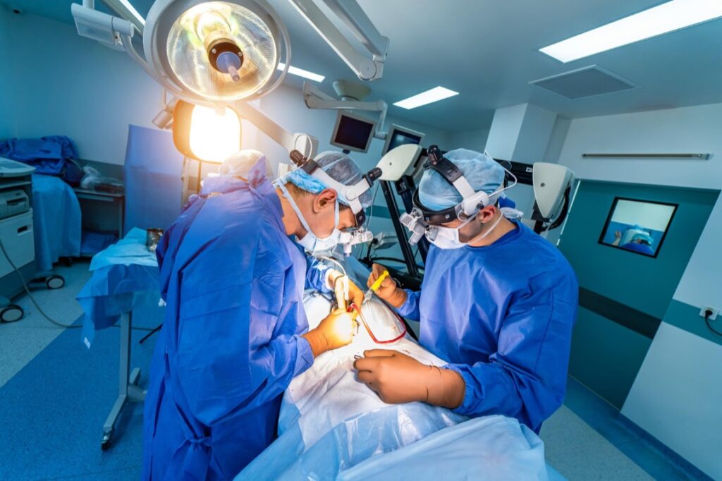 W ostatnich latach obserwujemy dynamiczne zmiany w podejściu do odpowiedzialności za błędy medyczne